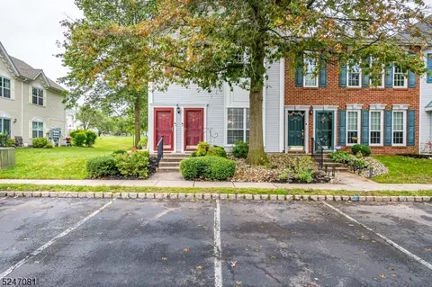 163 Gregory Ln, Franklin Park, NJ 08823