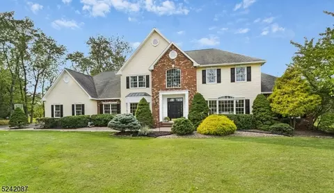 70 Country Squire Way, Somerville, NJ 08876