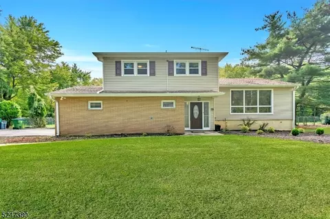 15 Devon Rd, Edison, NJ 08820