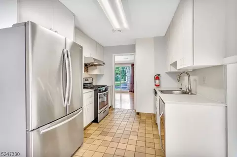 15 Devon Rd, Edison, NJ 08820 photo 13