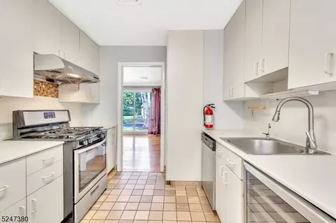 15 Devon Rd, Edison, NJ 08820 photo 14