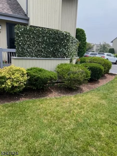 9 Talbot St, Somerset, NJ 08873