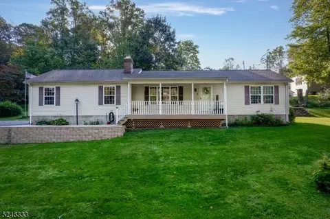 3 High View St, Califon, NJ 07830