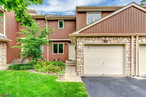 5 Bond St, Bridgewater, NJ 08807