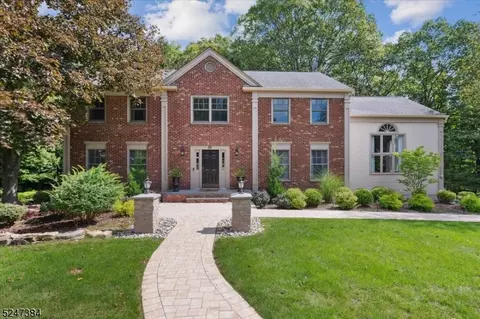35 Olde York Rd, Randolph, NJ 07869
