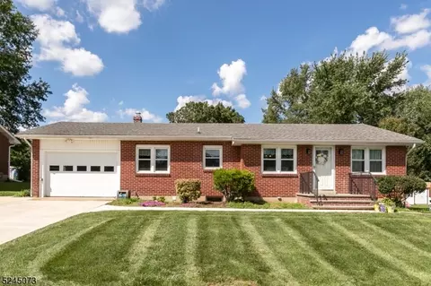 805 Youngs Rd, Phillipsburg, NJ 08865