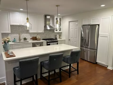 19 Aberdeen Dr, Mendham, NJ 07945
