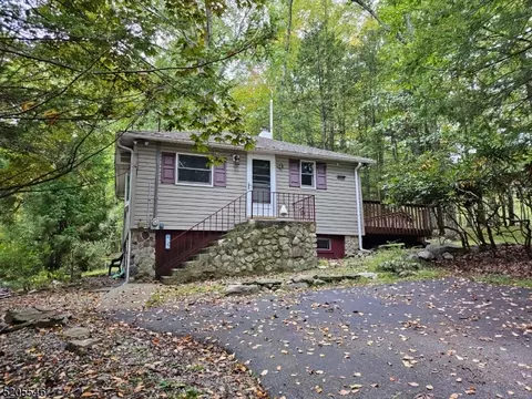 49 Blackford Rd, Newton, NJ 07860