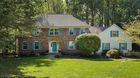 15 Geiger Ln, Warren, NJ 07059