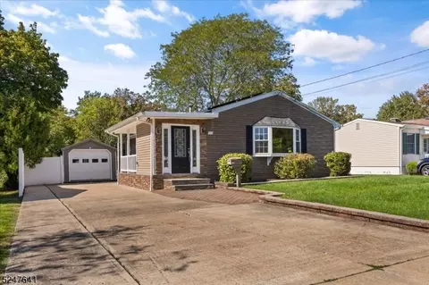 103 Woodmere St, Raritan, NJ 08869