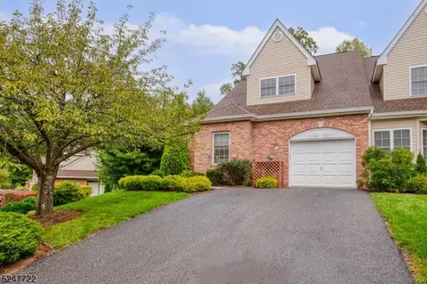 21 Lafayette St, West Milford, NJ 07480