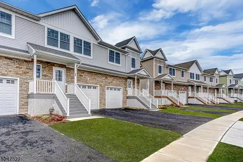 88 Valerie Dr, Manville, NJ 08835