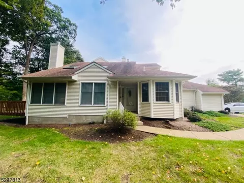 7 Linda Ct, Lincoln Park, NJ 07035