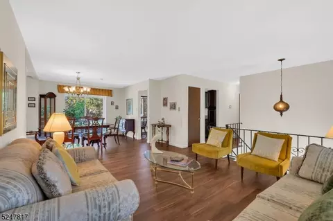 12 Oxford Pl, Hillsborough, NJ 08844