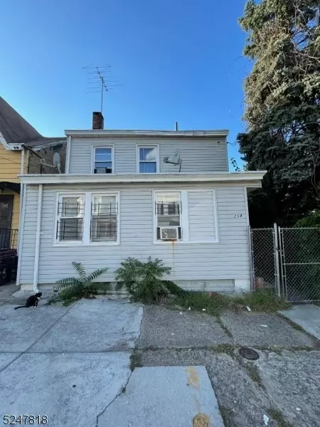 257 Liberty St, Paterson, NJ 07522