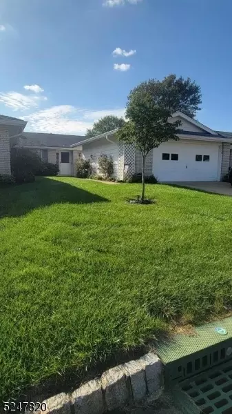 177 Newport Rd # B, Monroe Township, NJ 08831