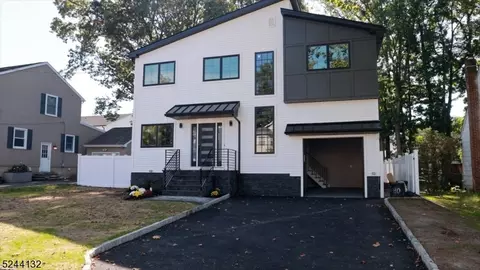 80 Park Dr, Kenilworth, NJ 07033