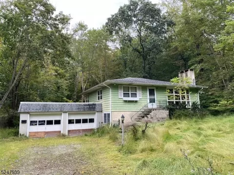 901 N Hill Rd, Newton, NJ 07860