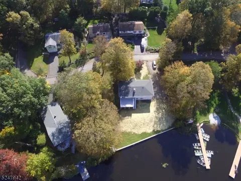 55 Lake Ter, Sparta, NJ 07871