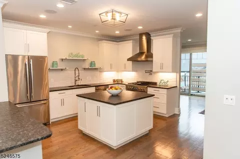 4 Hanover Rd #C1, Florham Park, NJ 07932