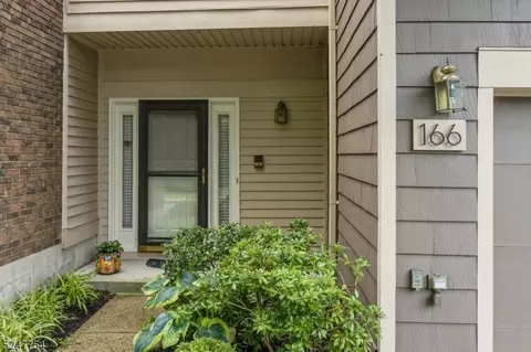 166 Leeds Ct, Madison, NJ 07940