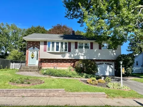 713 Charles Rd, Phillipsburg, NJ 08865