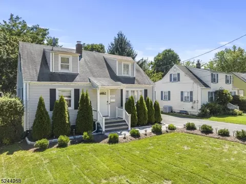 221 Greenbrook Rd, North Plainfield, NJ 07060