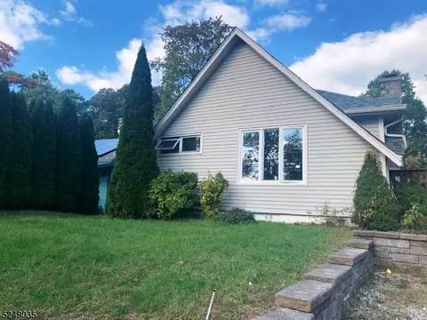 164 Sand Shore Rd, Mount Olive, NJ 07828