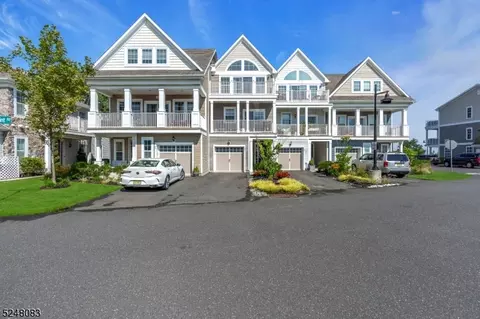 23 Lighthouse Point Rd, Highlands, NJ 07732