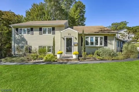 75 W Mcclellan Ave, Livingston, NJ 07039