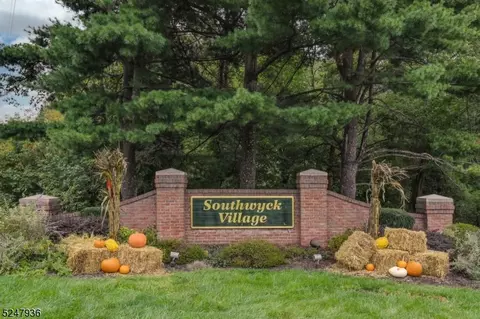 24 Yarmouth Vlg, Scotch Plains, NJ 07076