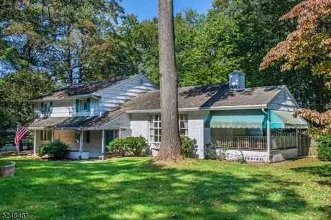 37 E Greenbrook Rd, Caldwell, NJ 07006