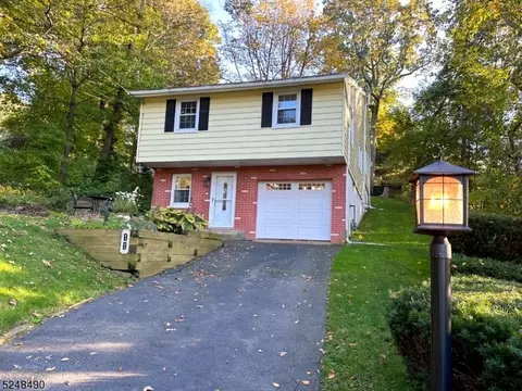 11 Springbrook Ter, Jefferson, NJ 07849