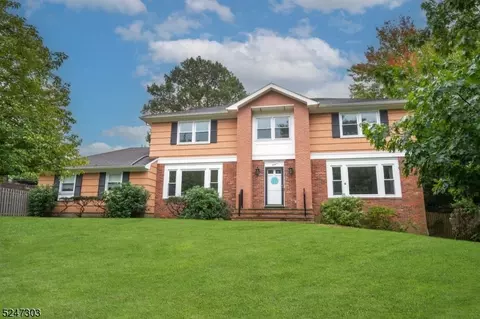 7 Twin Brook Rd, West Caldwell, NJ 07006