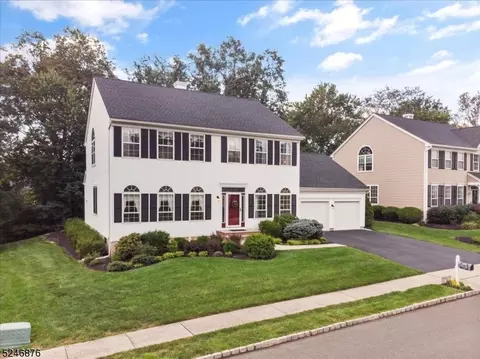 33 Abraham Rd, Readington Twp, NJ 08889