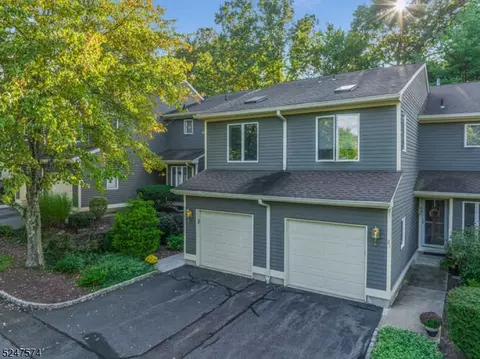 20 Inverrary Pl, Clinton Twp, NJ 08801
