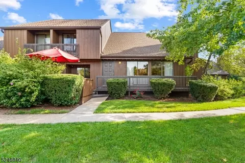 27 Kingsberry Dr #27, Somerset, NJ 08873