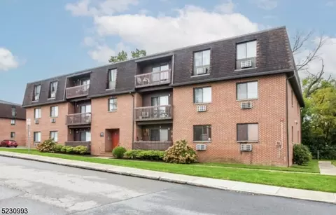 5 Montgomery St #B5, Bloomfield, NJ 07003