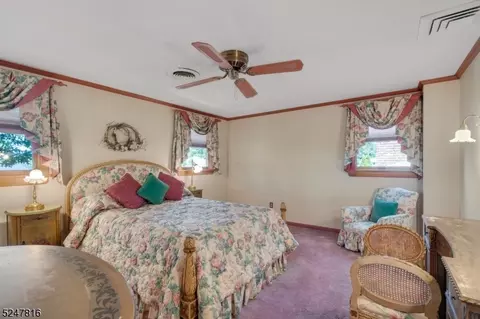 667 Bruce Dr, Paramus, NJ 07652 photo 18