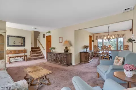 667 Bruce Dr, Paramus, NJ 07652 photo 4