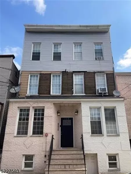 162 Griffith St #302, Jersey City, NJ 07307