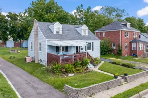 37 W Charleston Ave, Lawnside, NJ 08045