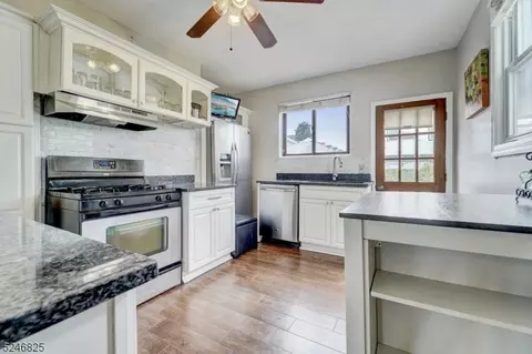 210 7th St, Harrison, NJ 07029