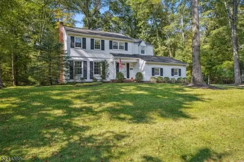 35 Sherbrooke Dr, Florham Park, NJ 07932
