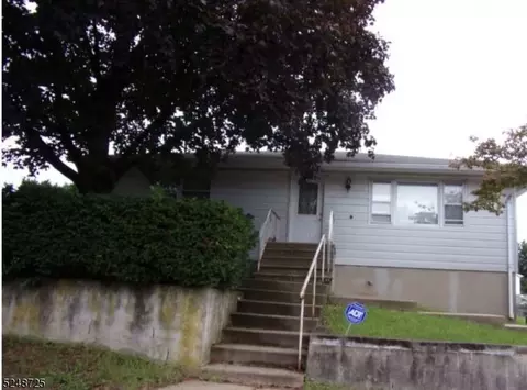 11 John St, Sayreville, NJ 08872
