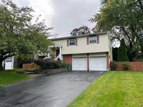 122 College View Dr, Hackettstown, NJ 07840