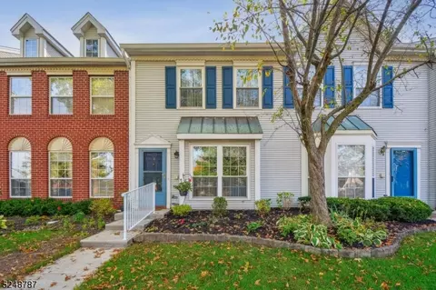38 Balboa Ln, Franklin Twp, NJ 08823