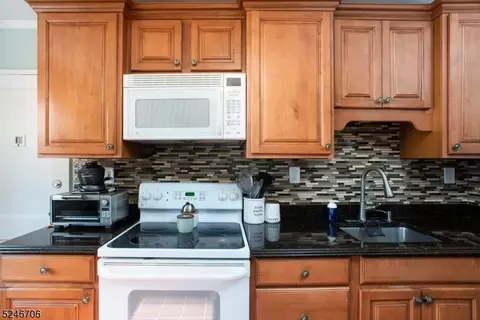 26 Troy Dr #A, Springfield, NJ 07081 photo 6
