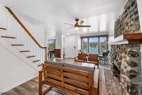 255 E Shore Trl, Sparta, NJ 07871