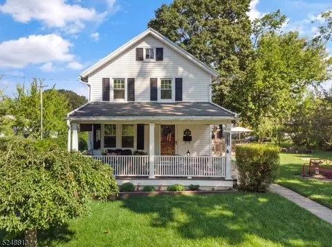 95 2nd St, Belvidere, NJ 07823